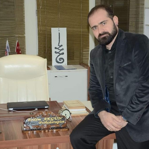 Uzman Klinik Psikolog, Psikoterapist Erdem Akgün